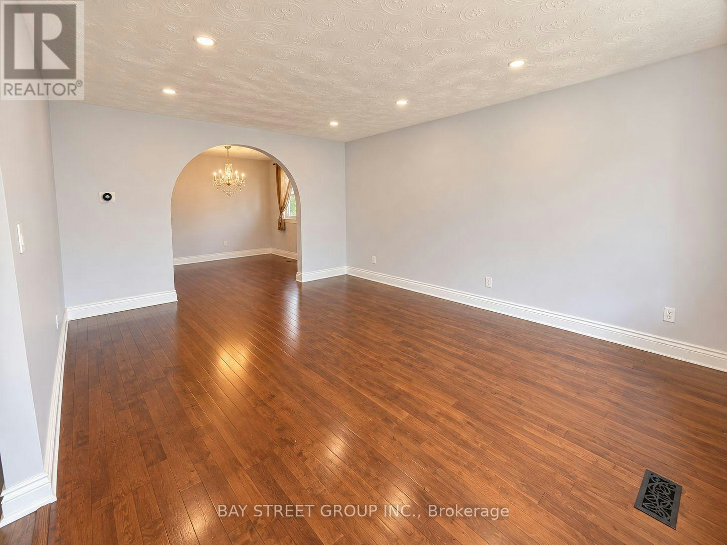 UPPER LEVEL-237 Lawnhurst Court, Hamilton, ON, L8V 4R4 - 2