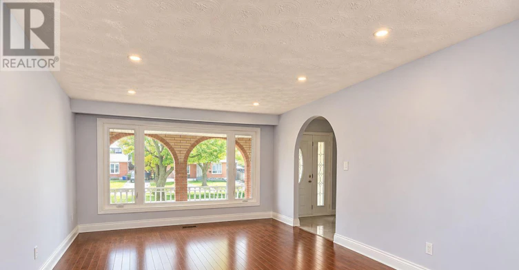 UPPER LEVEL-237 Lawnhurst Court, Hamilton, ON, L8V 4R4 - 3