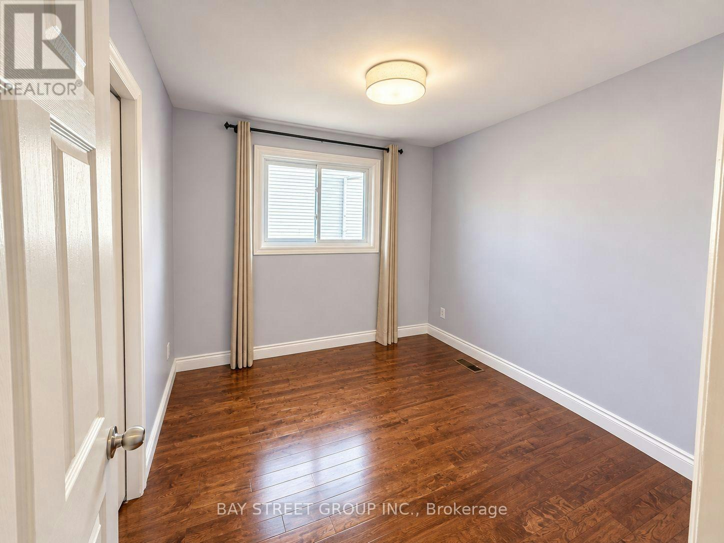 UPPER LEVEL-237 Lawnhurst Court, Hamilton, ON, L8V 4R4 - 11