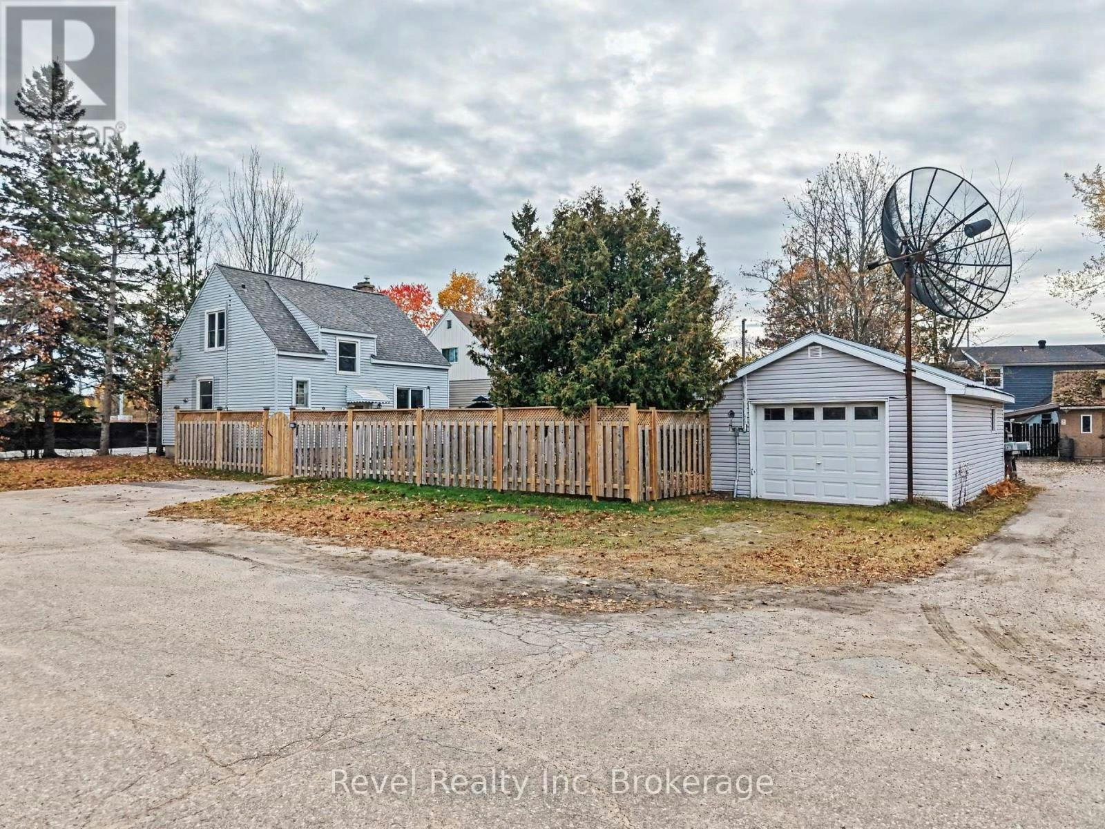 2043 Drew Street, North Bay, ON, P1B 6R2