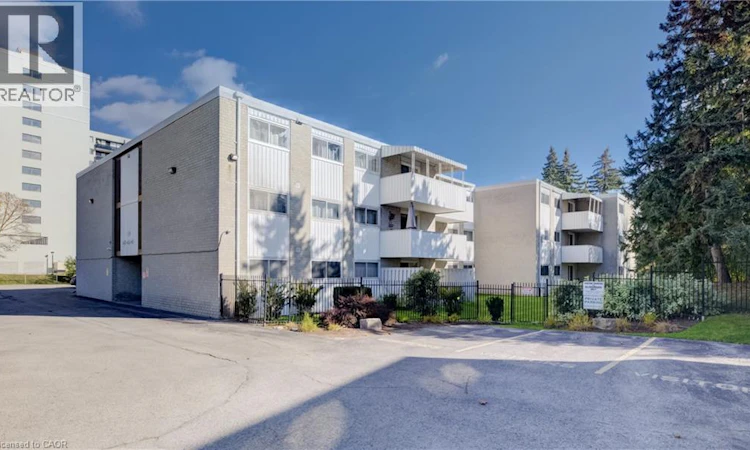 202-24 Mooregate Crescent
