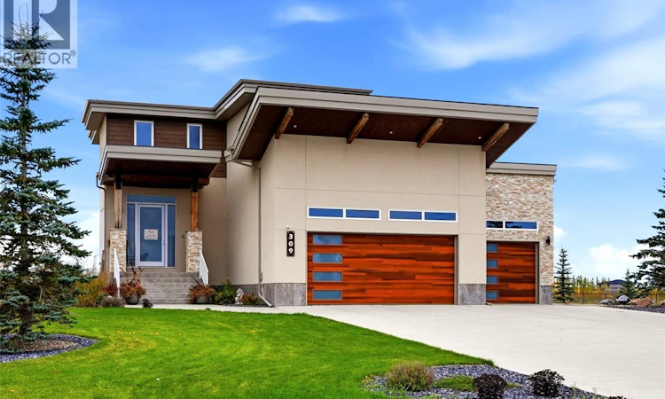 309 Spruce Creek Crescent