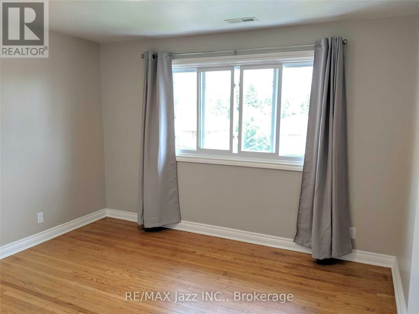 110 Cabot Street, Oshawa, ON, L1J 5R7 - 8
