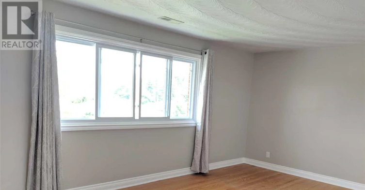 110 Cabot Street, Oshawa, ON, L1J 5R7 - 2