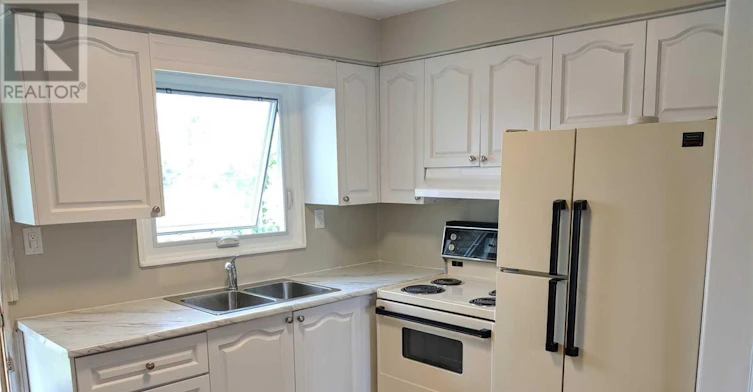 110 Cabot Street, Oshawa, ON, L1J 5R7 - 4
