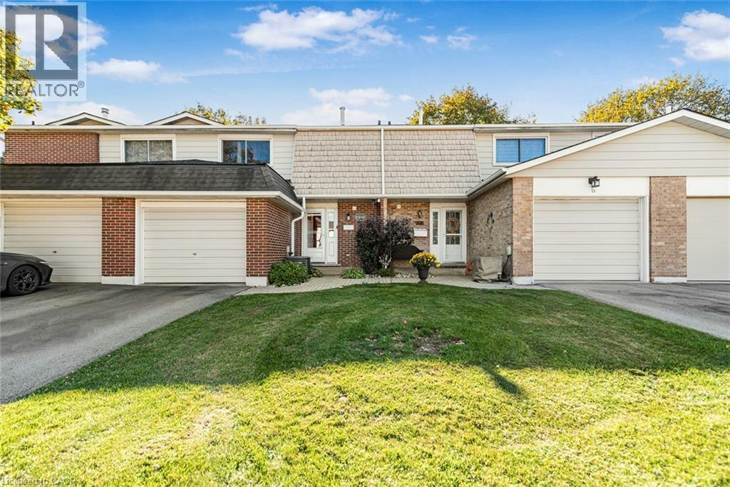 7-100 St Andrews Court, Hamilton, ON, L8K 6H2