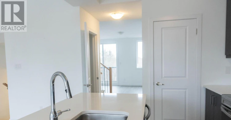 60 Blue Forest Crescent, Barrie, ON, L9J 0N3 - 4