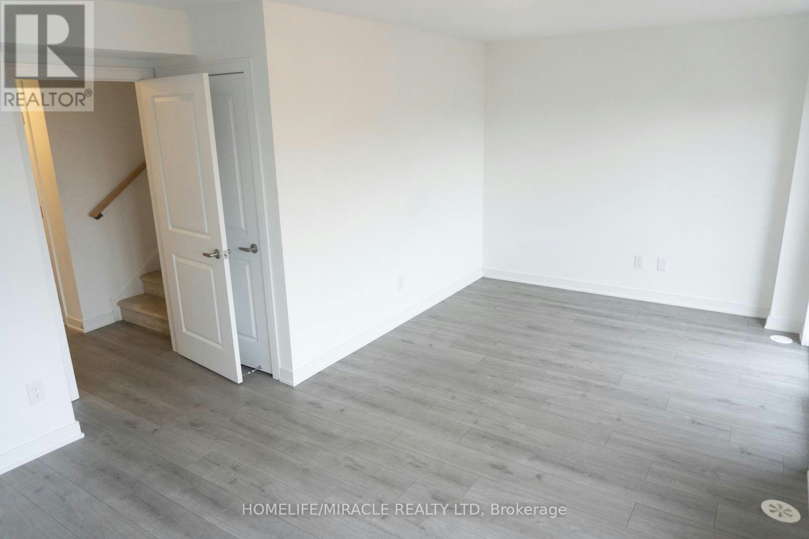 60 Blue Forest Crescent, Barrie, ON, L9J 0N3 - 8
