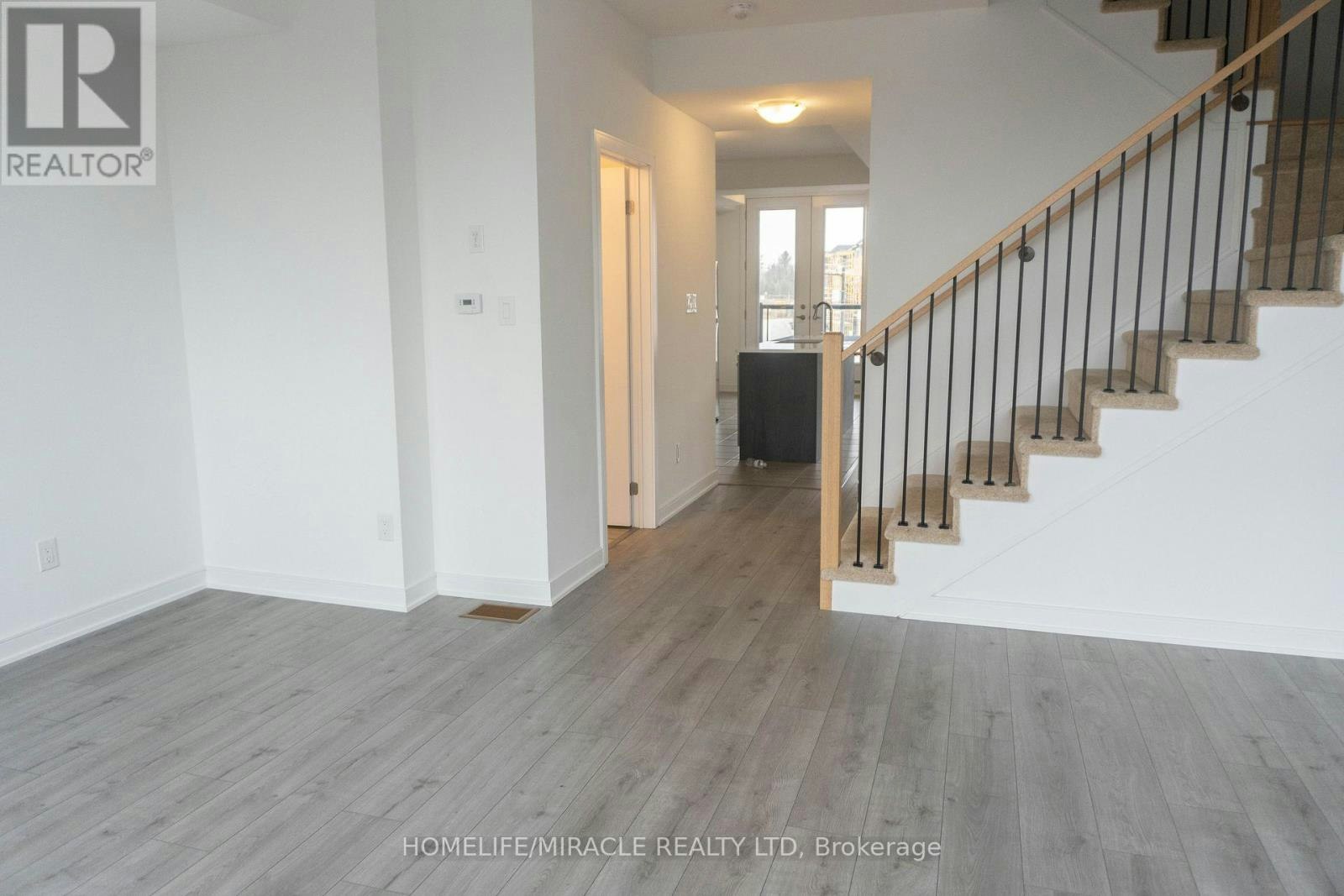 60 Blue Forest Crescent, Barrie, ON, L9J 0N3 - 9