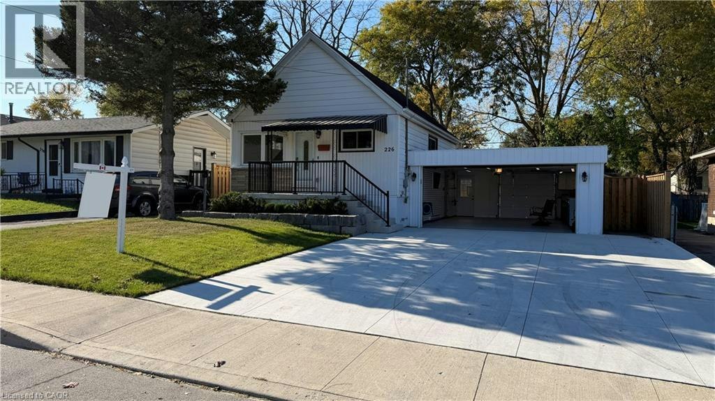 226 18th Street WEST, Hamilton, ON, L9C 4G9