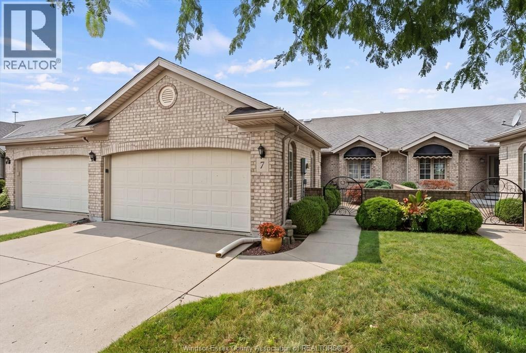 7 Cherokee Lane, Leamington, ON, N8H 5H8
