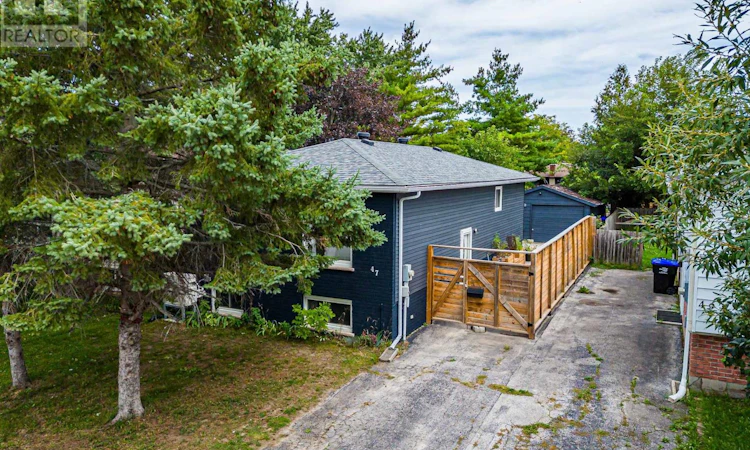 47 Courtice Crescent