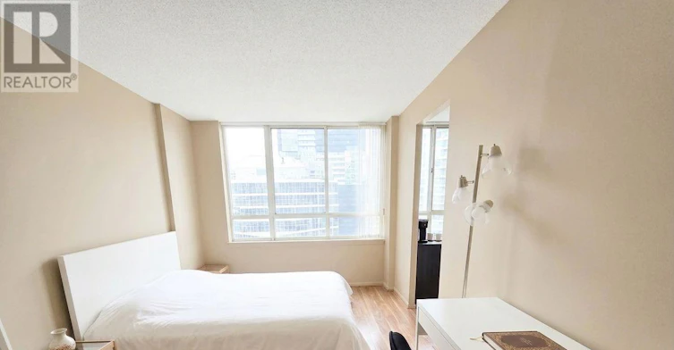 2421-633 Bay Street, Toronto, ON, M5G 2G4 - 9