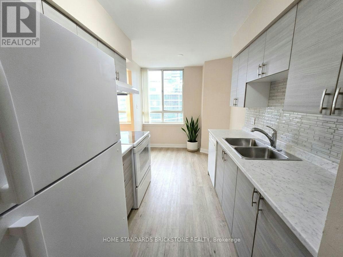 2421-633 Bay Street, Toronto, ON, M5G 2G4 - 12