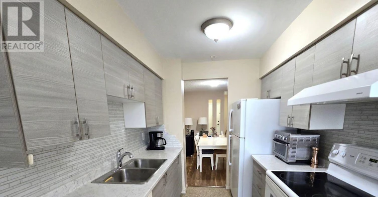 2421-633 Bay Street, Toronto, ON, M5G 2G4 - 11