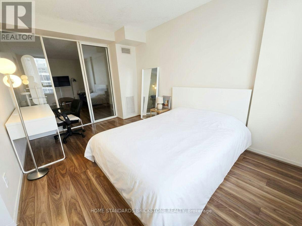 2421-633 Bay Street, Toronto, ON, M5G 2G4 - 10