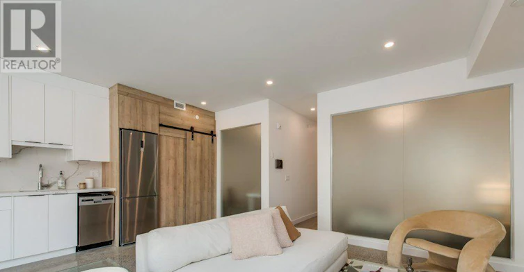 43-41 River Street, Toronto, ON, M5A 3P1 - 2