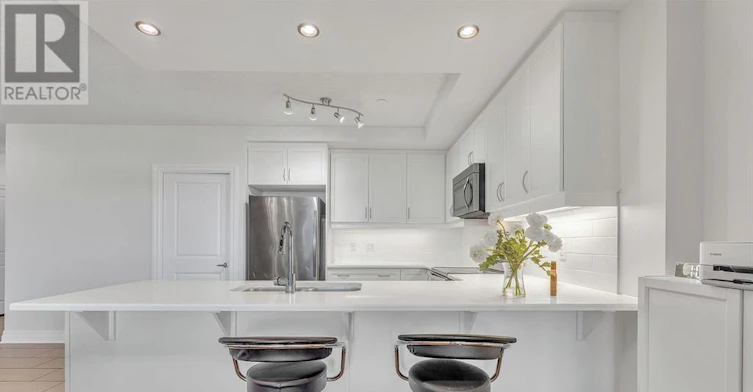 812-240 Villagewalk Boulevard, London, ON, N6G 0P6 - 17