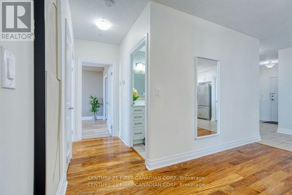 812-240 Villagewalk Boulevard, London, ON, N6G 0P6 - 23