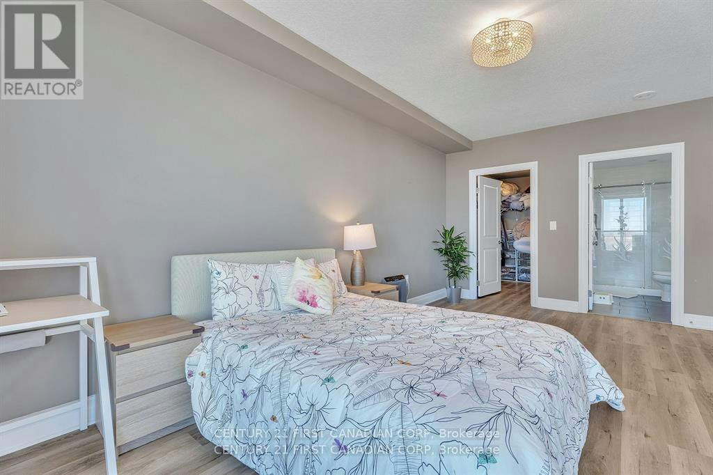 812-240 Villagewalk Boulevard, London, ON, N6G 0P6 - 25