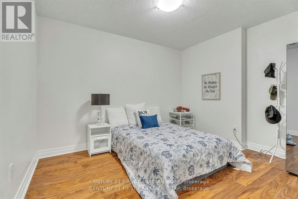 812-240 Villagewalk Boulevard, London, ON, N6G 0P6 - 13