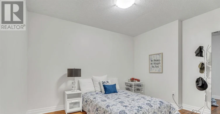 812-240 Villagewalk Boulevard, London, ON, N6G 0P6 - 13