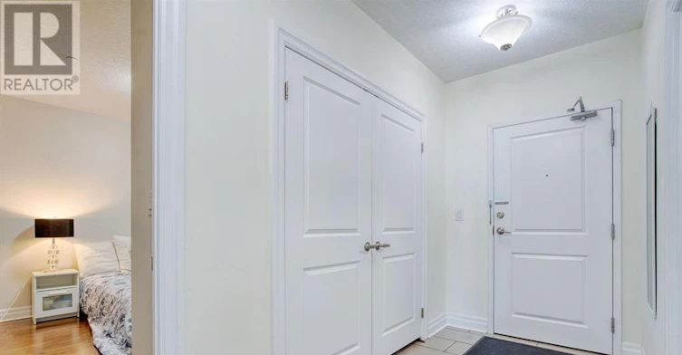 812-240 Villagewalk Boulevard, London, ON, N6G 0P6 - 12