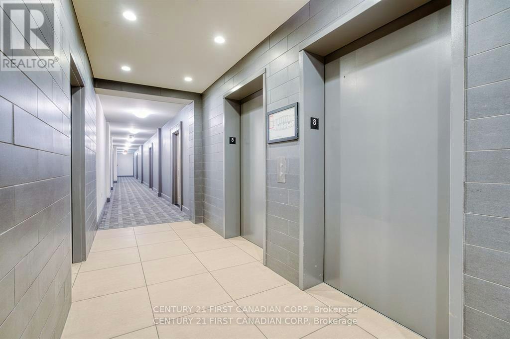 812-240 Villagewalk Boulevard, London, ON, N6G 0P6 - 33