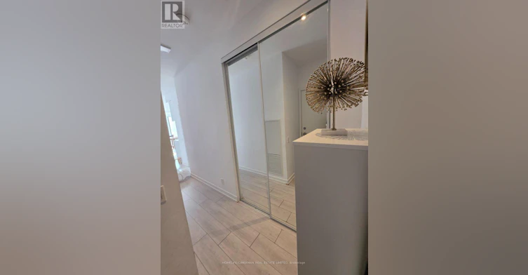 905-5 Buttermill Avenue, Vaughan, ON, L4K 0J5 - 3
