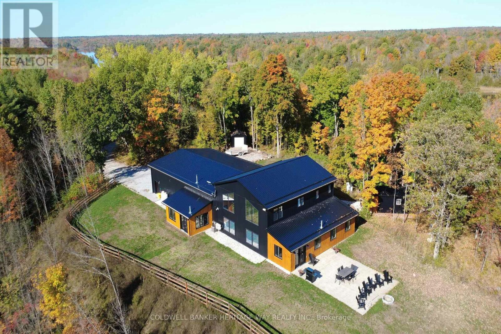 999 Ennis Road, Tay Valley, ON, K0G 1A0