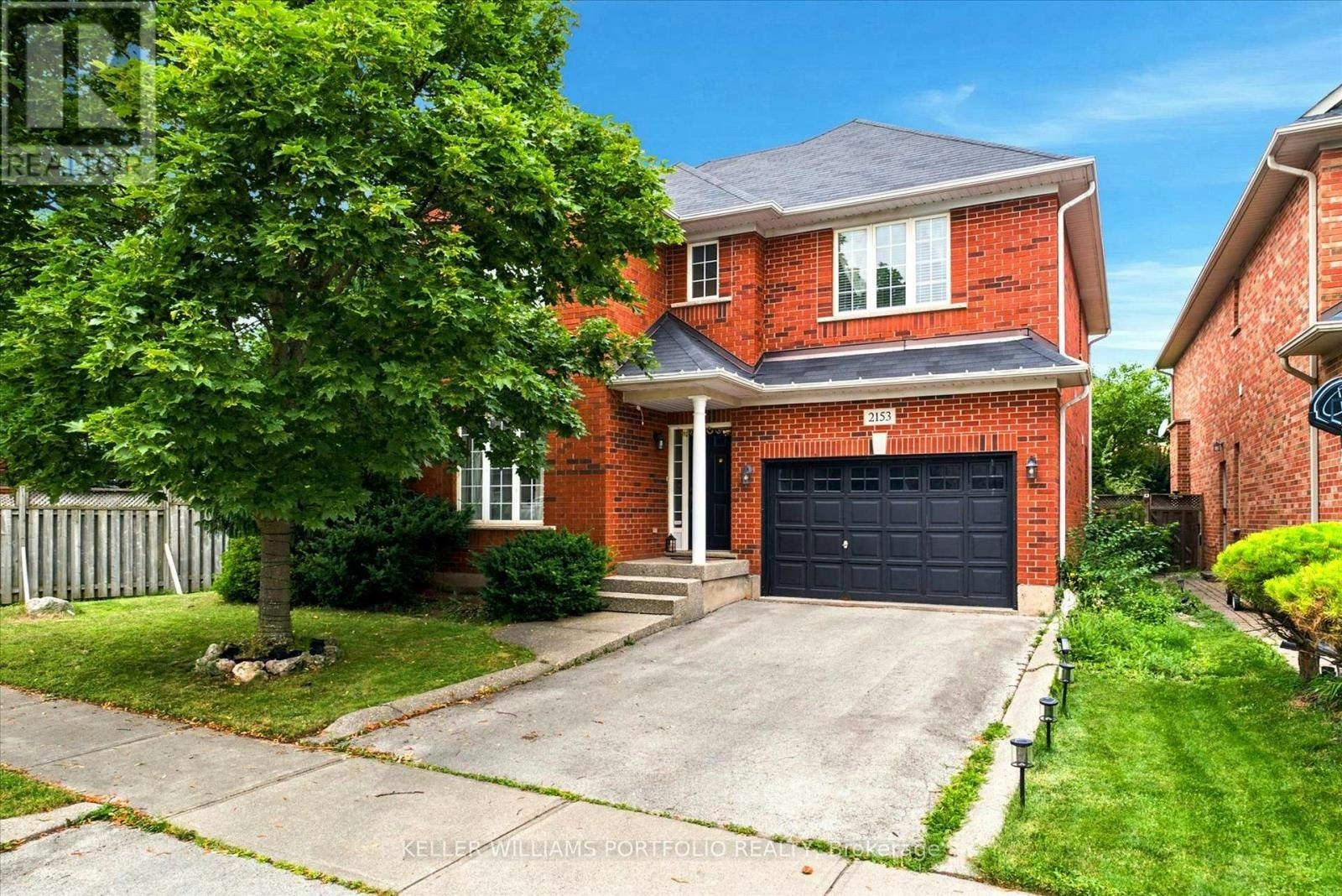 2153 Meadowglen Drive, Oakville, ON, L6M 4C9