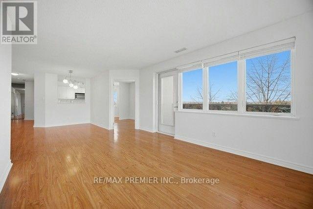 401-3 Dayspring Circle, Brampton, ON, L6P 1B7