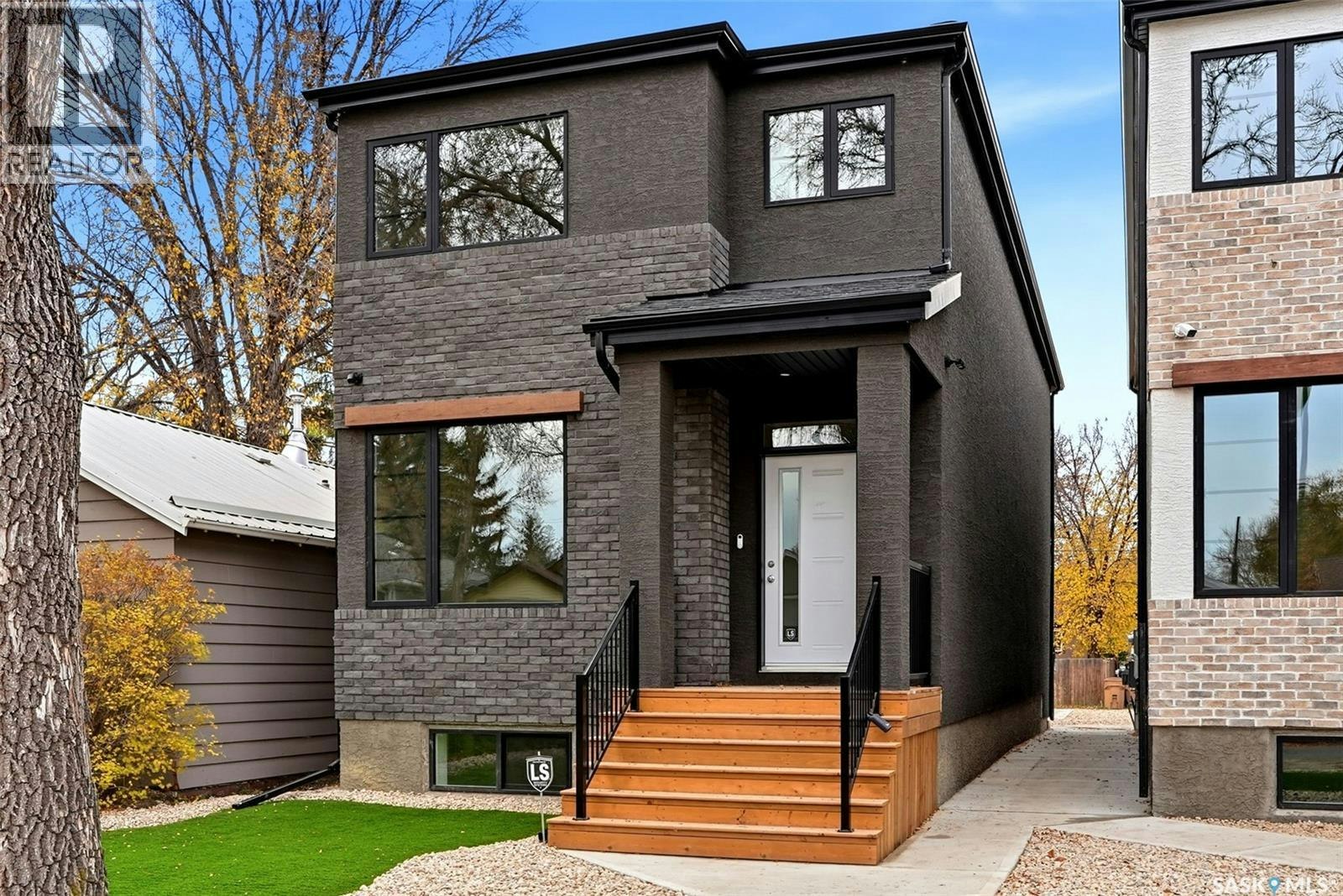 2220 King Street, Regina, SK, S4T 4H1