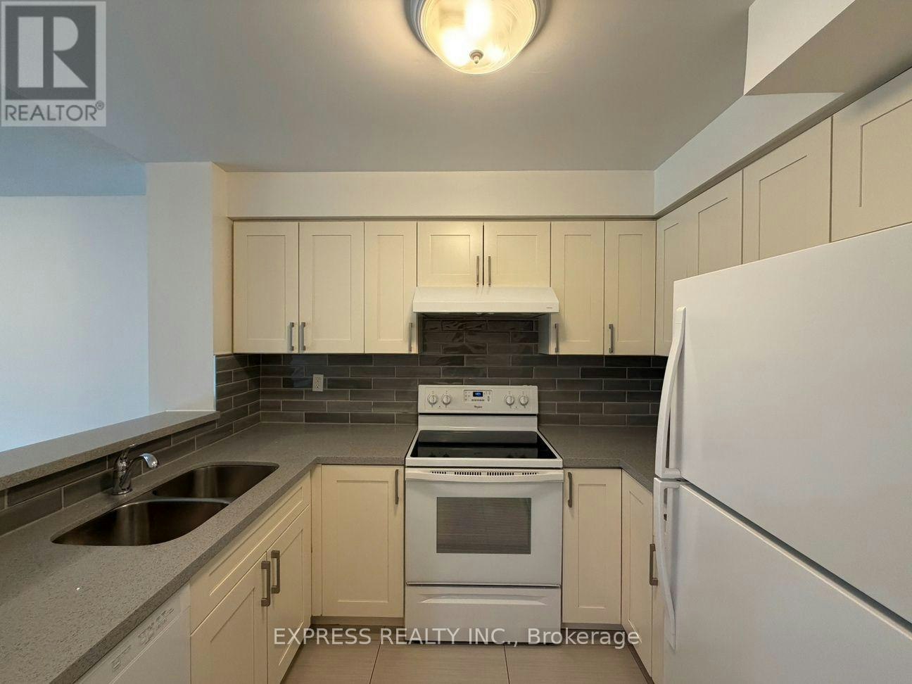 2011-38 Elm Street, Toronto, ON, M5G 2K5 - 2