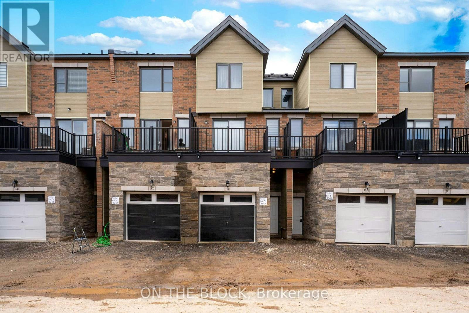 3347 Sixth Line, Oakville, ON, L6H 0Y7 - 2