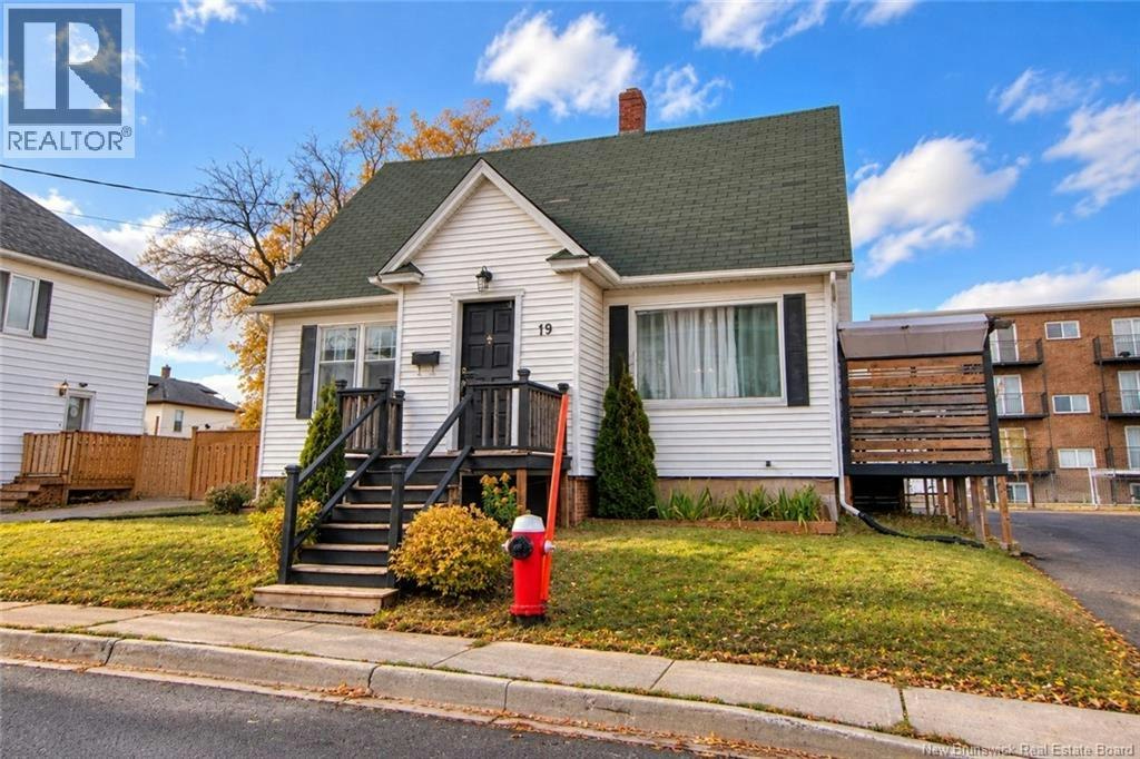 19 Bishop, Moncton, NB, E1E 1K4