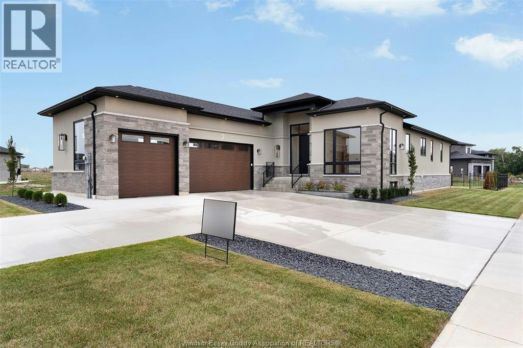 2 Pebble Beach Court, Leamington, ON, N8H 0G1