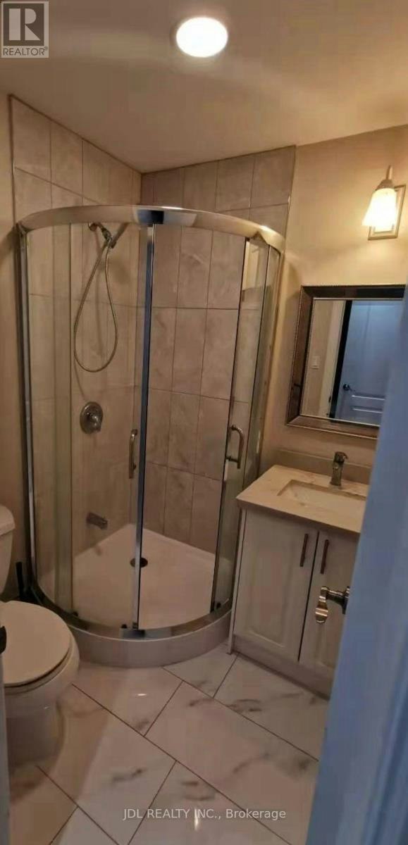 A 2ND FLR-MASTER 16 Bedroom Ross St Street, Toronto, ON, M5T 1Z9 - 4