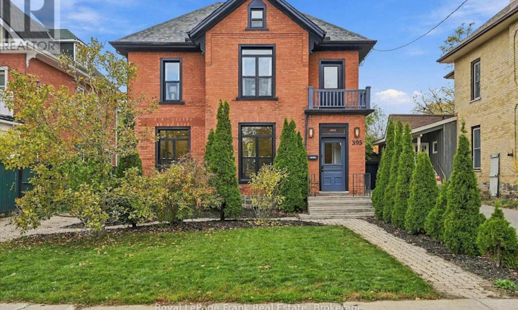 395 Walton Street