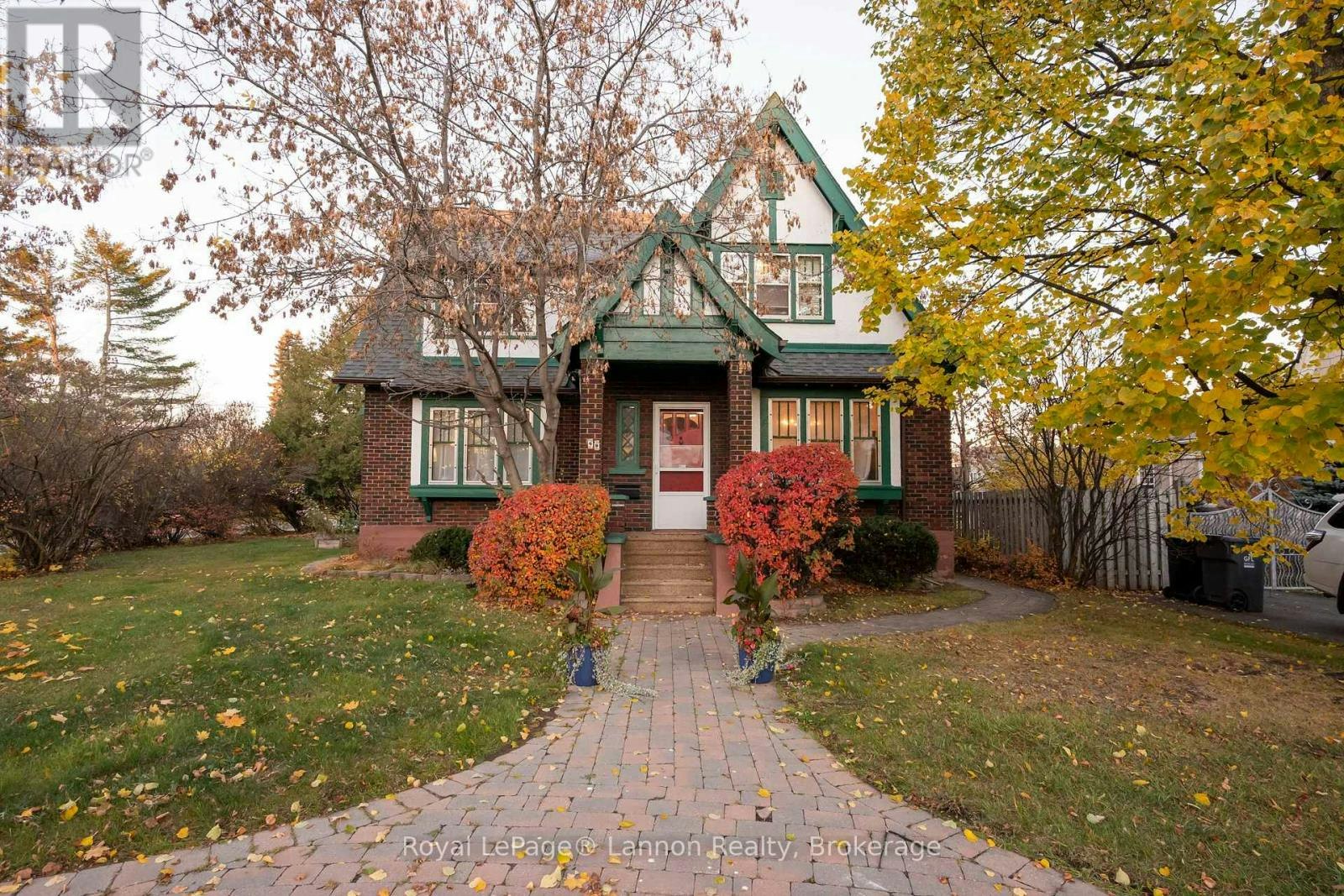 98 Summit Avenue, Thunder Bay, ON, P7B 3N9