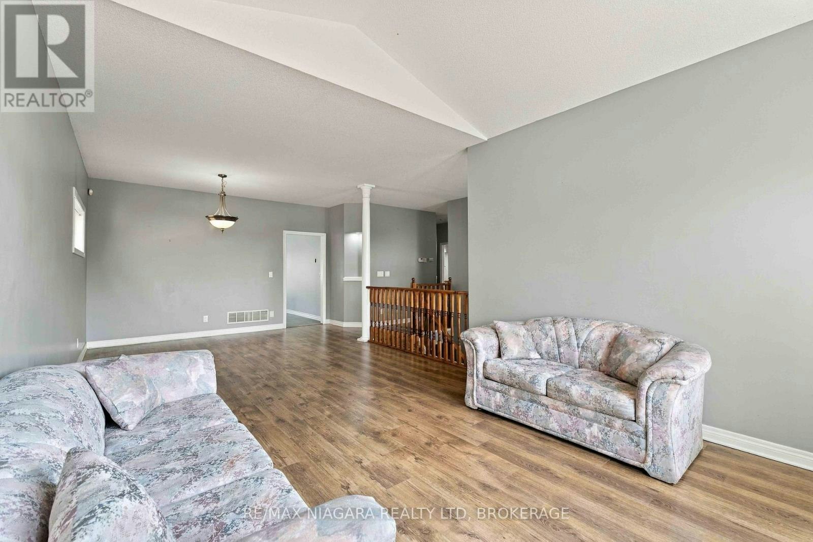46 Raspberry Trail, Thorold, ON, L2V 5E3 - 6