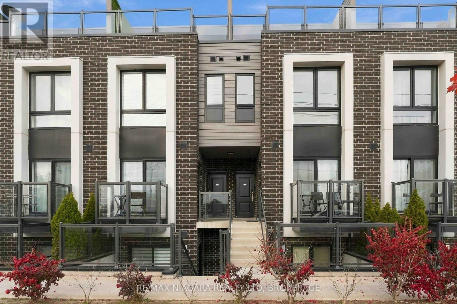 310-6065 Mcleod Road, Niagara Falls, ON, L2G 0Z7 - 2