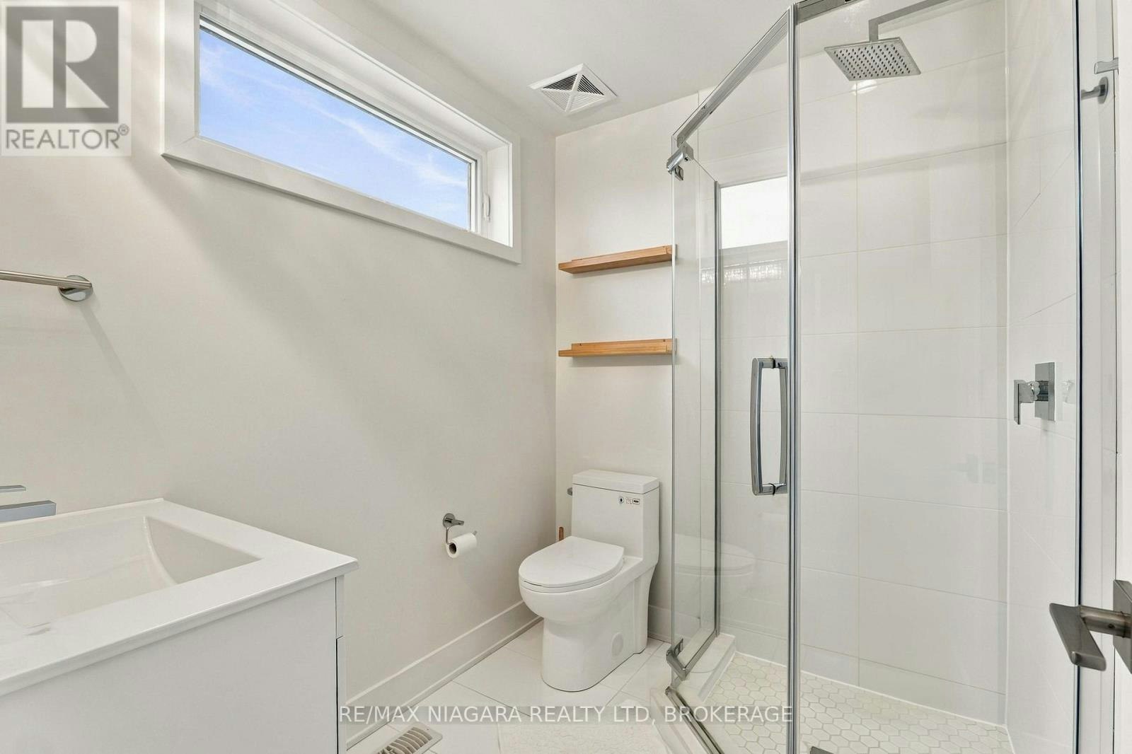 310-6065 Mcleod Road, Niagara Falls, ON, L2G 0Z7 - 11