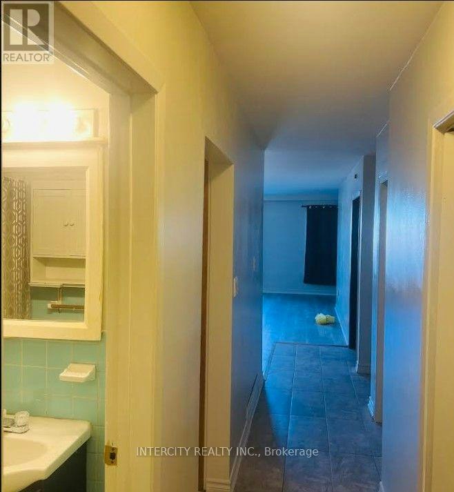 UPPER-1001 Albion Road, Toronto, ON, M9V 1A6 - 10