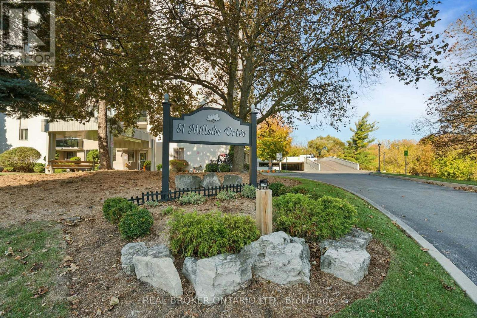 206-81 Millside Drive, Milton, ON, L9T 3X4 - 3
