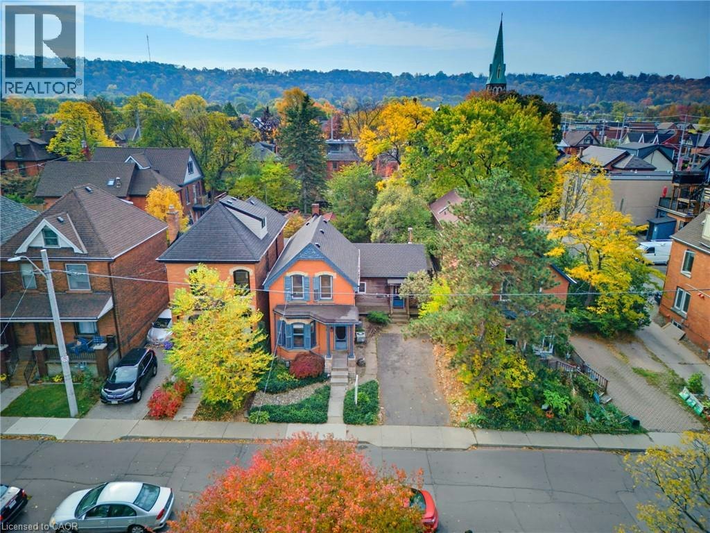 16 Alexander Street, Hamilton, ON, L8P 2A9
