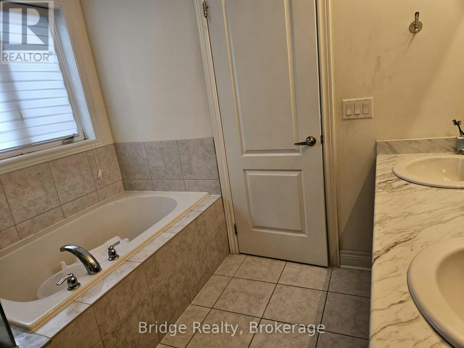 1060 Upper Thames Drive, Woodstock, ON, N4T 0H2 - 14