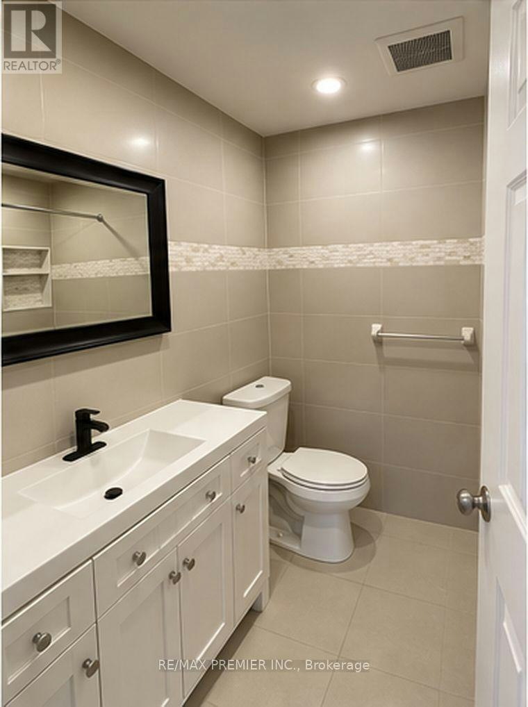 B1-15 Wilmington Avenue, Toronto, ON, M3H 5H7 - 10
