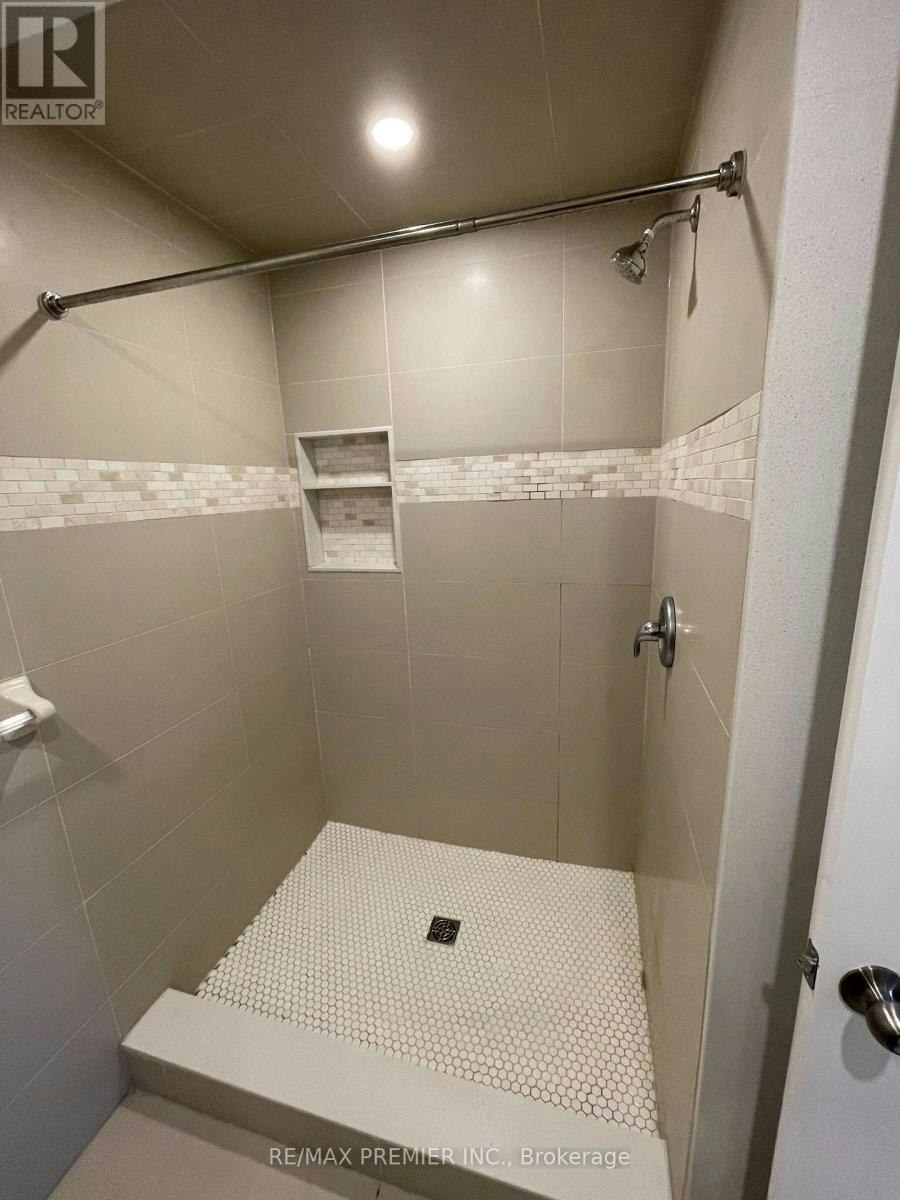 B1-15 Wilmington Avenue, Toronto, ON, M3H 5H7 - 11