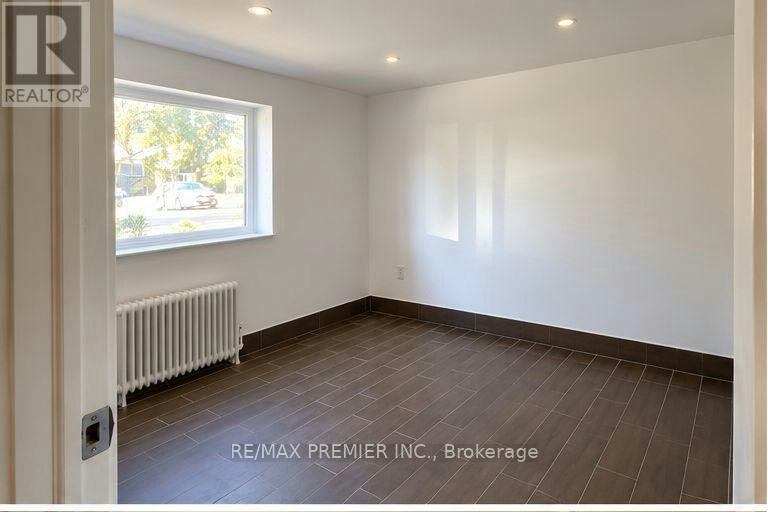 B1-15 Wilmington Avenue, Toronto, ON, M3H 5H7 - 6